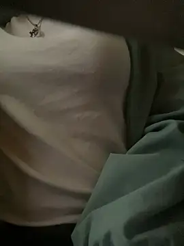 Snapshot of Tuongvy05 chatting on January 2025 03:07:02 PM Tuongvy05 online show from January 2025 03:07:02 PM