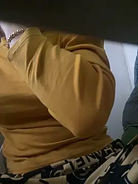 Snapshot of Tuongvy05 chatting on March 2025 02:41:02 AM Tuongvy05 online show from March 2025 02:41:02 AM