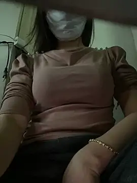 Snapshot of Tuongvy05 chatting on March 2025 05:28:01 PM Tuongvy05 online show from March 2025 05:28:01 PM