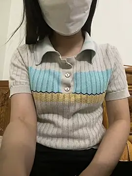 Snapshot of Tuongvy05 chatting on March 2025 04:29:02 PM Tuongvy05 online show from March 2025 04:29:02 PM