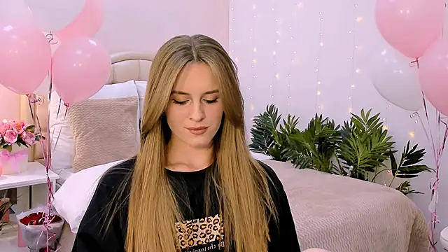 RozzitaBedberry online show from January 2025 04:11:02 PM