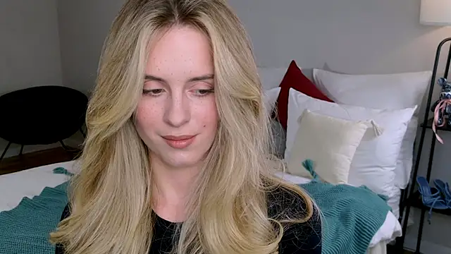 RozzitaBedberry online show from November 2025 02:54:01 PM