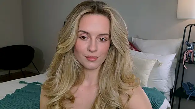 RozzitaBedberry online show from November 2025 01:10:01 PM