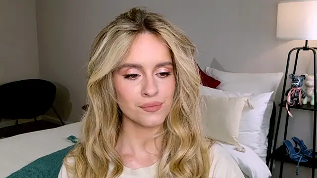 RozzitaBedberry online show from November 2025 09:47:02 PM