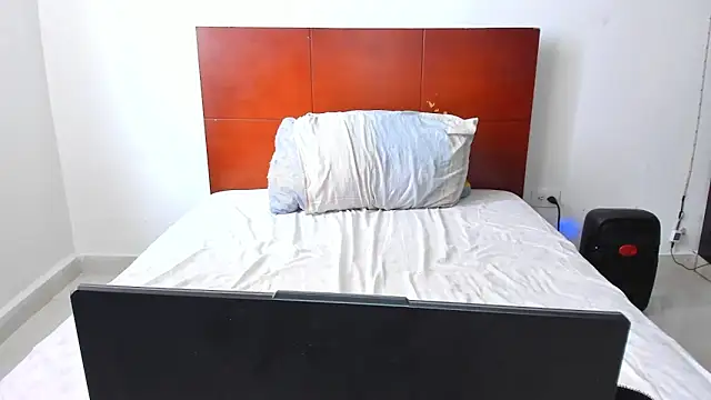 Snapshot of Chandler_ken chatting on February 2026 12:43:02 PM Chandler ken online show from February 2026 12:43:02 PM