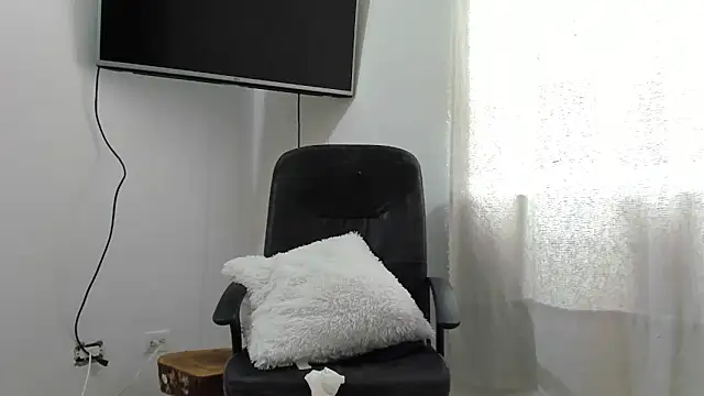 Snapshot of Chandler_ken chatting on May 2026 12:23:01 PM Chandler ken online show from May 2026 12:23:01 PM