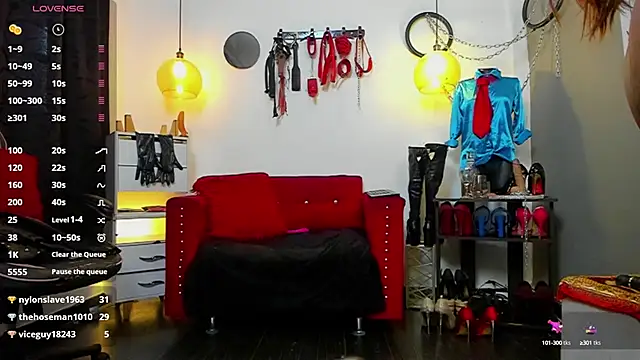 LiaTaylorr online show from March 2025 07:06:01 PM