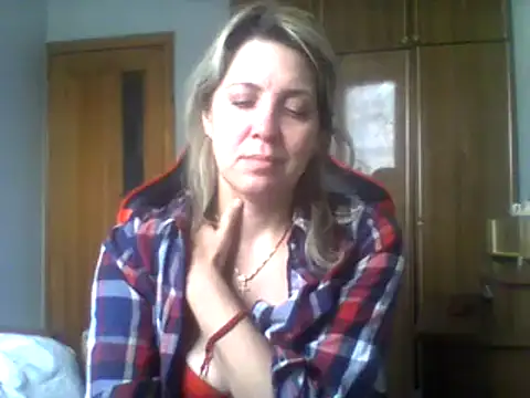 Snapshot of IrinaB1 chatting on February 2025 08:35:01 AM IrinaB1 online show from February 2025 08:35:01 AM