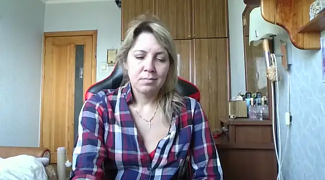 Snapshot of IrinaB1 chatting on February 2025 10:35:01 AM IrinaB1 online show from February 2025 10:35:01 AM