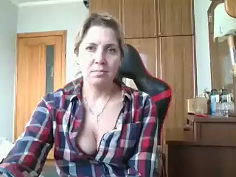 Snapshot of IrinaB1 chatting on February 2025 12:11:01 PM IrinaB1 online show from February 2025 12:11:01 PM