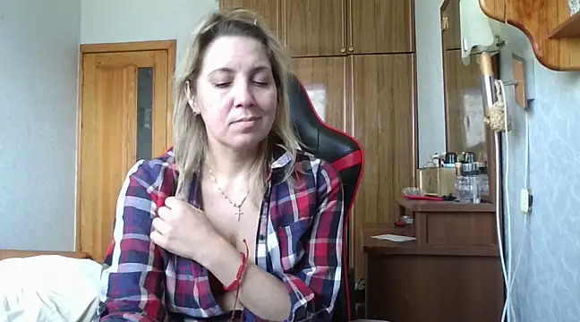 Snapshot of IrinaB1 chatting on February 2025 10:32:02 AM IrinaB1 online show from February 2025 10:32:02 AM