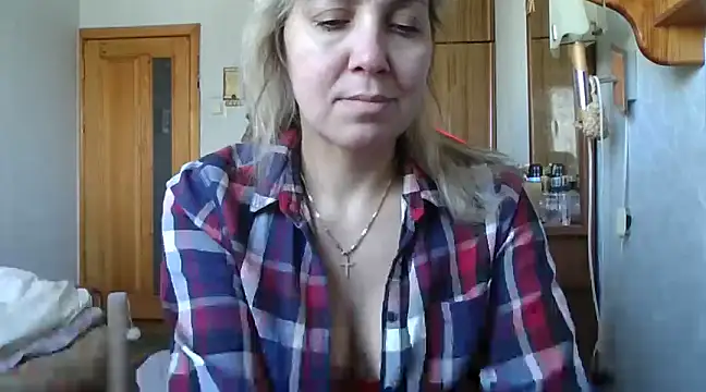 Snapshot of IrinaB1 chatting on February 2025 07:58:02 AM IrinaB1 online show from February 2025 07:58:02 AM