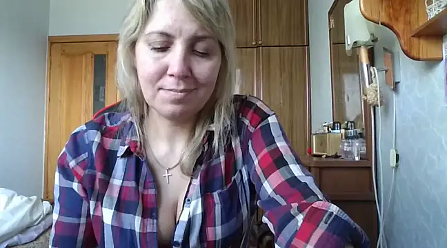 Snapshot of IrinaB1 chatting on February 2025 11:02:02 AM IrinaB1 online show from February 2025 11:02:02 AM