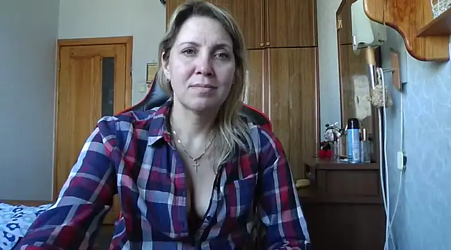 Snapshot of IrinaB1 chatting on February 2025 07:50:01 AM IrinaB1 online show from February 2025 07:50:01 AM