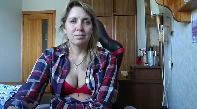 Snapshot of IrinaB1 chatting on February 2025 10:56:02 AM IrinaB1 online show from February 2025 10:56:02 AM