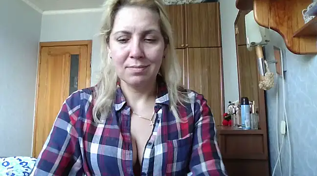 Snapshot of IrinaB1 chatting on February 2025 11:02:02 AM IrinaB1 online show from February 2025 11:02:02 AM