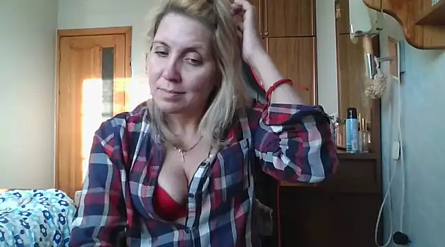 Snapshot of IrinaB1 chatting on February 2025 02:08:01 PM IrinaB1 online show from February 2025 02:08:01 PM