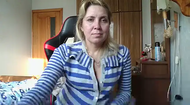 Snapshot of IrinaB1 chatting on February 2025 01:39:01 PM IrinaB1 online show from February 2025 01:39:01 PM