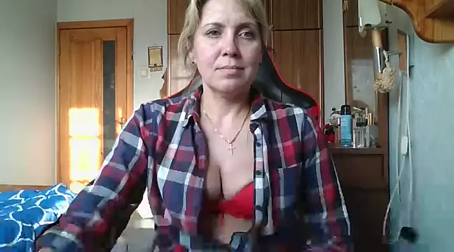 Snapshot of IrinaB1 chatting on February 2025 01:47:02 PM IrinaB1 online show from February 2025 01:47:02 PM