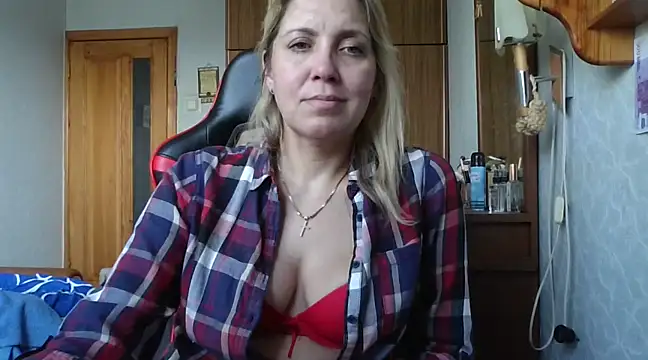 Snapshot of IrinaB1 chatting on March 2025 10:45:01 AM IrinaB1 online show from March 2025 10:45:01 AM