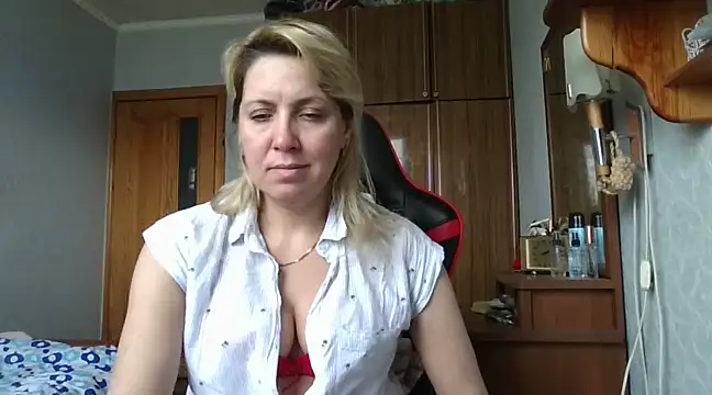 Snapshot of IrinaB1 chatting on March 2025 12:12:01 PM IrinaB1 online show from March 2025 12:12:01 PM