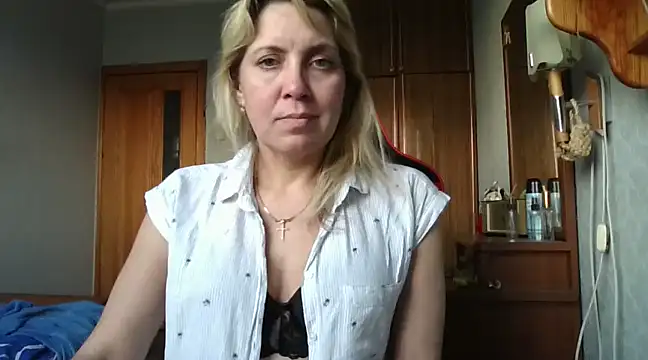 Snapshot of IrinaB1 chatting on March 2025 03:13:02 PM IrinaB1 online show from March 2025 03:13:02 PM