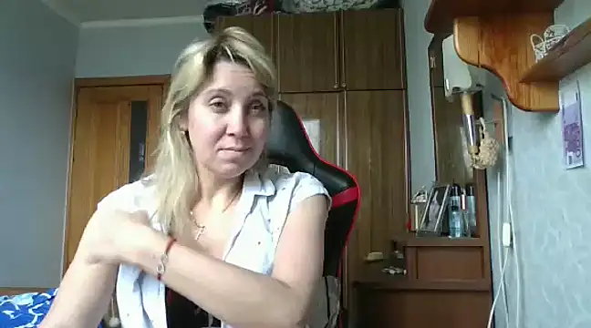 Snapshot of IrinaB1 chatting on March 2025 08:15:01 AM IrinaB1 online show from March 2025 08:15:01 AM