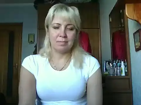 Snapshot of IrinaB1 chatting on September 2025 05:21:01 AM IrinaB1 online show from September 2025 05:21:01 AM