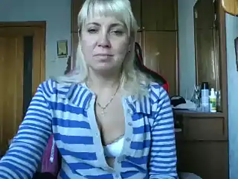 Snapshot of IrinaB1 chatting on October 2025 06:24:01 AM IrinaB1 online show from October 2025 06:24:01 AM