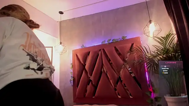 Haelycute online show from February 2025 11:43:02 AM