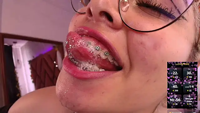 Haelycute online show from October 2025 02:58:02 PM