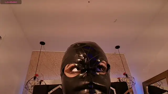 Haelycute online show from October 2025 07:58:01 PM