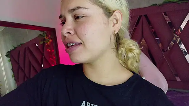 Haelycute online show from February 2026 12:25:01 PM