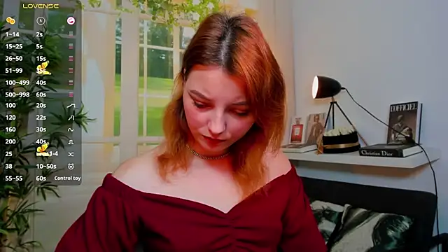 Snapshot of pretty_little_thing chatting on November 2025 02:50:02 PM pretty little thing online show from November 2025 02:50:02 PM