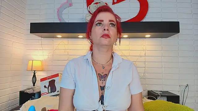 Snapshot of HannaBrave chatting on February 2025 08:36:02 AM HannaBrave online show from February 2025 08:36:02 AM