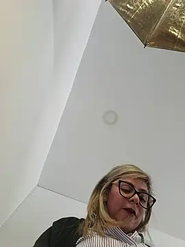 Cata Office-12 online show from November 2025 08:20:01 PM