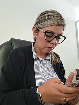 Cata Office-12 online show from November 2025 04:09:02 PM