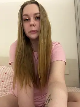 Snapshot of Marylallka5 chatting on May 2026 08:35:02 PM Marylallka5 online show from May 2026 08:35:02 PM