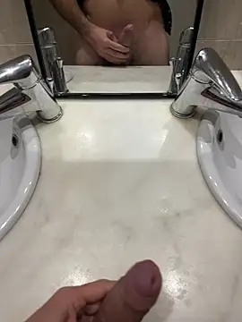 Snapshot of RonH1234 chatting on February 2026 10:39:01 PM RonH1234 online show from February 2026 10:39:01 PM