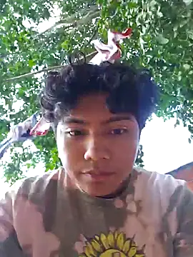 Snapshot of _Ottis_ chatting on January 2025 08:45:01 PM Ottis online show from January 2025 08:45:01 PM