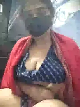 kirti  arora online show from December 2024 11:01:01 PM