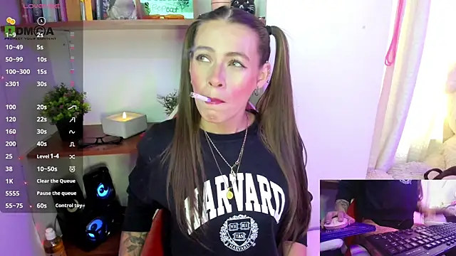 Snapshot of sweetlittlelisa chatting on November 2025 07:12:02 PM sweetlittlelisa online show from November 2025 07:12:02 PM