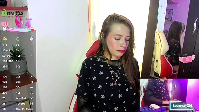 Snapshot of sweetlittlelisa chatting on November 2025 07:32:02 PM sweetlittlelisa online show from November 2025 07:32:02 PM