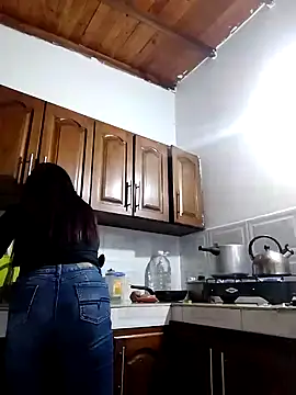 Dakary hot online show from December 2024 06:52:02 PM