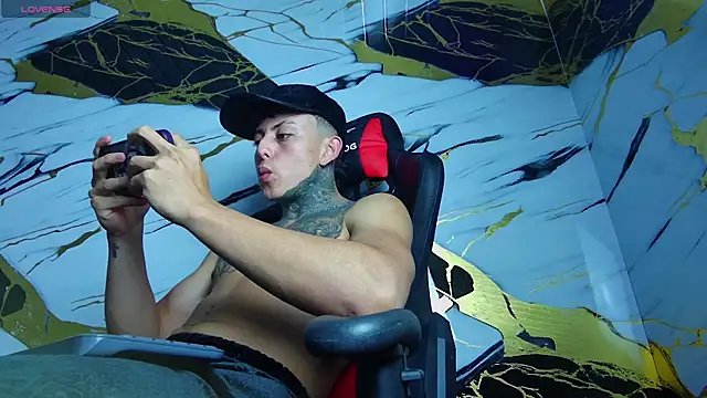 Kevin22 222 online show from February 2025 11:24:01 PM