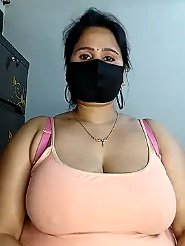 Snapshot of Tishani chatting on January 2025 05:42:02 PM Tishani online show from January 2025 05:42:02 PM