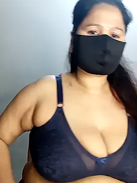 Snapshot of Tishani chatting on February 2025 01:32:01 AM Tishani online show from February 2025 01:32:01 AM