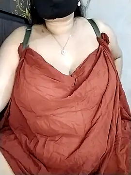 Snapshot of Tishani chatting on November 2025 01:00:02 PM Tishani online show from November 2025 01:00:02 PM