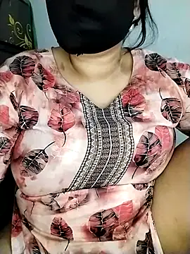 Snapshot of Tishani chatting on November 2025 10:17:02 AM Tishani online show from November 2025 10:17:02 AM