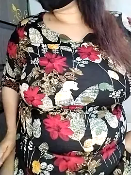 Snapshot of Tishani chatting on November 2025 11:24:02 AM Tishani online show from November 2025 11:24:02 AM